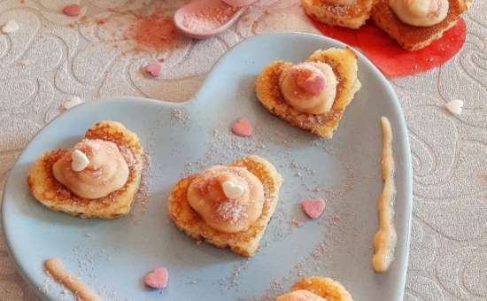 Blinis à la crème pistache et Biscuits Roses
