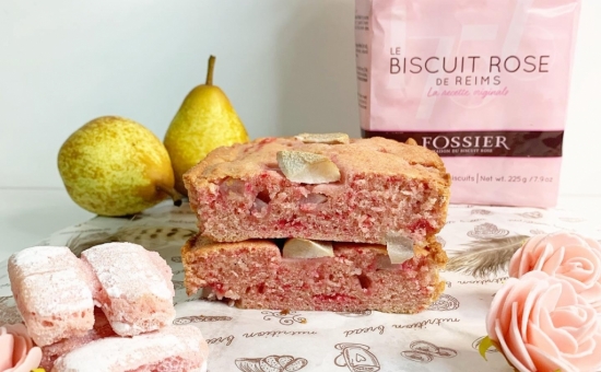 Gâteau aux Biscuits Roses et aux poires