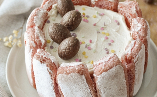 Pâques Charlotte au Biscuit Rose