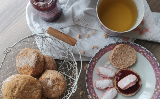 Scones « so girly » à la poudre de Biscuit Rose