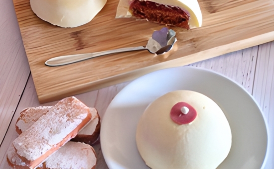 Entremets façon Téton de Vénus pour Octobre Rose 